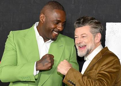 Idris Elba a la izquierda, junto a Andy Serkis
