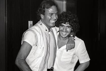 “Mis recuerdos con Diego son inolvidables, entrevistas en televisión en Argentina, cantando con Plácido Domingo el tango ‘Caminito’ en el estadio del Barcelona y sobre todo el cariño y la admiración que tenía por él"