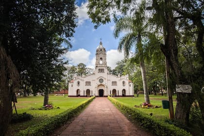 Iglesia de Lourdes en San Ignacio.