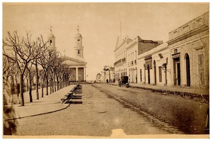 Iglesia de Rosario (1876, autor desconocido) Facebook: Antiguas fotografías argentinas
