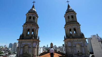Iglesia de San Pedro Telmo; en Humberto Primo 340, el templo tiene severos problemas en la fachada, en el interior y en obras religiosas