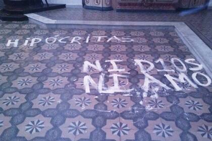 Iglesia San Ignacio de Loyola luego de que los alumnos del Nacional Buenos Aires ocasionaran algunos destrozos