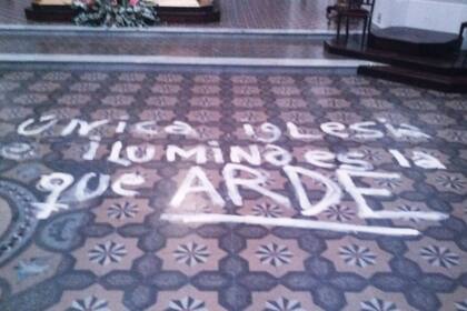 Iglesia San Ignacio de Loyola luego de que los alumnos del Nacional Buenos Aires ocasionaran algunos destrozos
