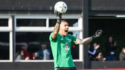 Ignacio Arce, figura de Deportivo Riestra