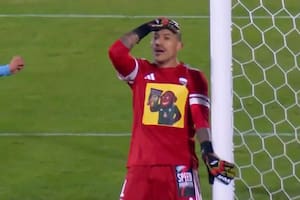 Todo empezó con el increíble blooper de Arce: Riestra pierde en Uruguay con dos goles en contra