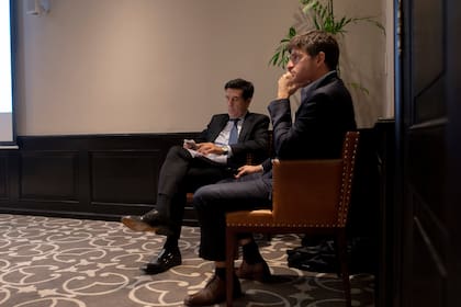 Ignacio Becerra, presidente de Quinto Inversiones, presentó a Carlos Melconian, orador del evento en conmemoración del quinto aniversario de la empresa