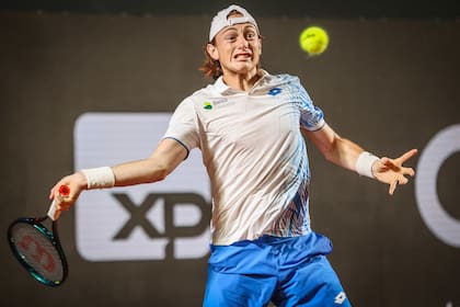 Ignacio Buse, verdugo del local João Fonseca en octavos de final, eliminó a Matteo Berrettini y pasó a las semifinales