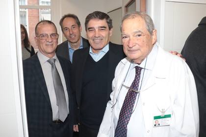 Ignacio José Previgliano, director del Hospital Fernández; Federico Azpiri, director Adjunto del Hospital Fernández, Fernán Quirós, ministro de Salud de la Ciudad y Jorge Lemus, exdirector del Hospital Fernández.