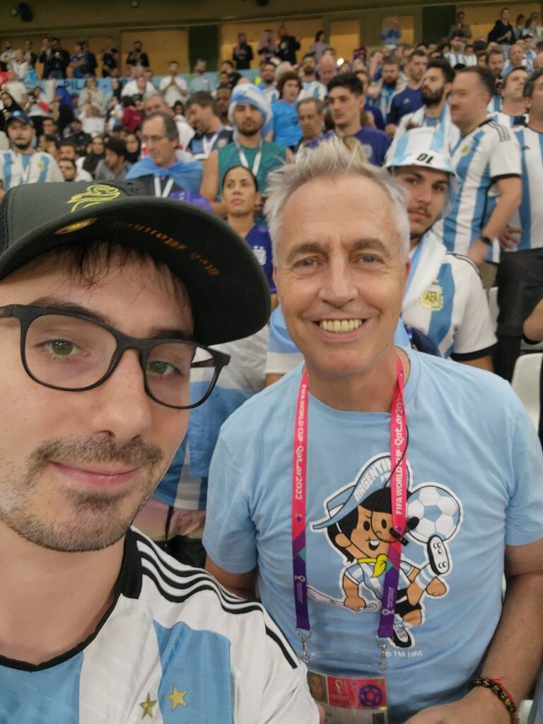 Ignacio junto a Marley en el estadio Lusail