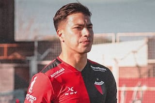 Un jugador de Colón derribó un viejo tabú en el fútbol: presentó a su novio en una entrevista