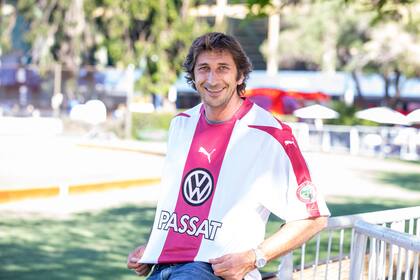 Ignacio Novillo Astrada viene de ser el DT La Natividad, el campeón de Palermo, y ahora trabaja para La Irenita-La Hache; el ex jugador de La Aguada en la Triple Corona pide a sus dirigidoshacer hincapié en la defensa y no perder la paciencia.