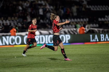Ignacio Schor, una de las figuras de Platense, que sueña con meterse en la Sudamericana