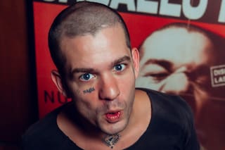 Tiene 32 años, logró su sueño de tocar con Manu Chao y Calamaro y fue recomendado por Bizarrap