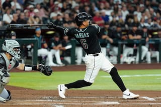 Ildemaro Vargas dispara dos jonrones y Arizona vence 11-7 a Chicago