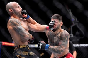 El brutal nocaut que coronó por primera vez a un español como campeón del mundo en UFC