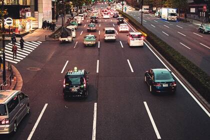 Illinois implementaría un impuesto a las millas recorridas para mantener las carreteras en buenas condiciones (Canva)