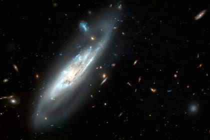 La imagen de NGC 4848 tomada por el telescopio espacial Hubble.