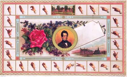 Ilustración del Colegio Nacional de Sordomudos de Estados Unidos de un alfabeto de señas en esta gran tarjeta litográfica emitida en Washington, DC, alrededor de 1875