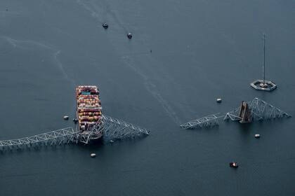 Imagen aérea del choque del barco contra el puente en Baltimore