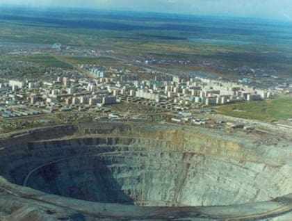 Imagen aérea del pozo ubicado en la Península de Kola, Rusia