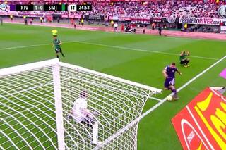 La polémica del triunfo de River: la pelota había salido antes del primer gol