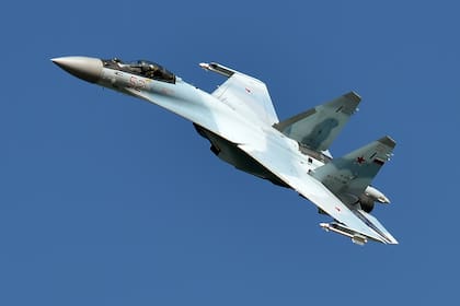 (Imagen de archivo) Avión de combate SU-35 de Rusia