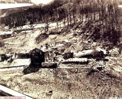 Imagen de Berghof, nombre de la residencia de vacaciones del líder nazi, después del bombardeo