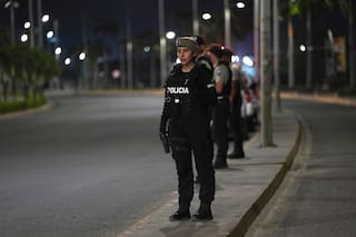 Ecuador impone un toque de queda en nueve provincias para frenar la violencia
