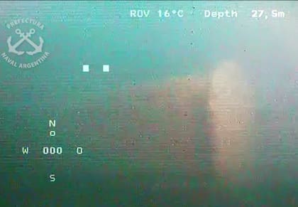 Imagen de la escotilla de carga de torpedos hallada en Quequén