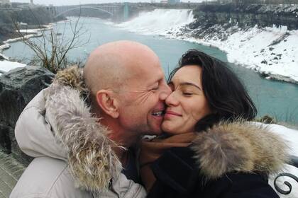 Imagen de otros tiempo: Willis junto a Emma Heming Willis, su esposa