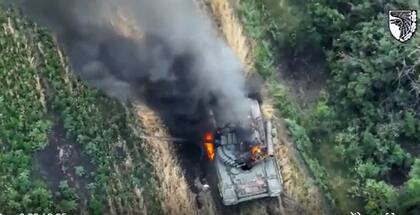 Imagen de un tanque ruso destruido por un lanzacohetes ucraniano, en julio pasado