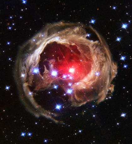 Imagen de V838 Monocerati, la estrella que la NASA comparó con pinturas de Van Gogh