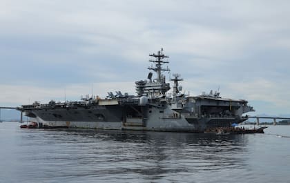 Imagen del 8 de mayo de 2026 del portaaviones USS Nimitz de la Armada de Estados Unidos tras su llegada para participar en el ejercicio conjunto "Southern Seas 2026"