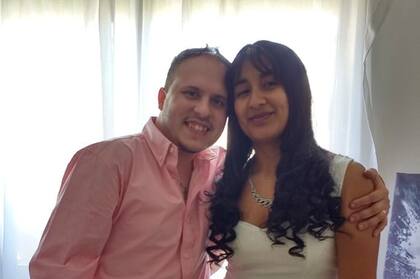 Gastón Velázquez y su mujer Raquel Chaparro en una fotografía del álbum familiar