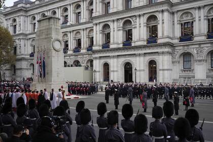 Imagen del Cenotafio de Whitehall, en Londres,
donde la familia real depositó las ofrendas florales.