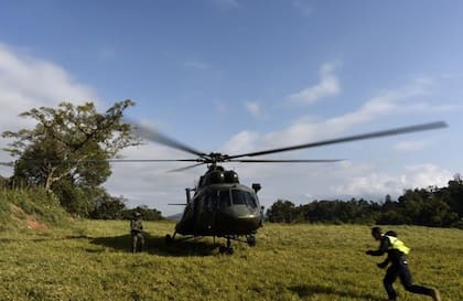 Imagen del helicóptero militar en el que viajaban cuatro soldados que fueron asesinados por el Clan del Golfo, en la región de Chocó, que se encuentra en el oeste de Colombia