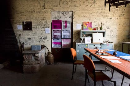 Imagen del interior del búnker actualmente, que funciona como refugio de viajeros y comedor