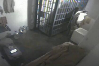 Imagen del momento previo a la fuga del Chapo Guzmán en México (Archivo)