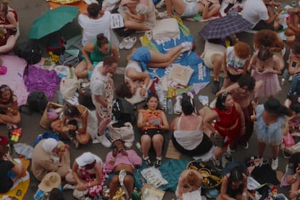 Imagen del nuevo video de Harry Styles: sus fans esperan antes del show