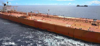 Imagen del petrolero abordado por fuerzas norteamericanas publicada por el departamento de Defensa. Fuente: X