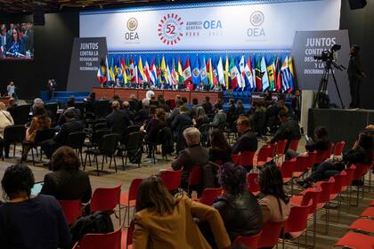Imagen del plenario de la Asamblea General de la OEA que tiene lugar en Lima
