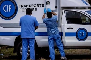 Una estadounidense que paseaba en moto por Salta con su marido fue hallada muerta