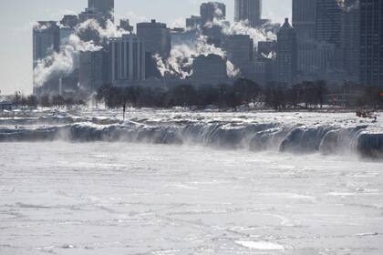 Imagen que muestra el río Mississippi y la ciudad de Chicago golpeada por el vórtice polar cuando se convirtió en "Chiberia"