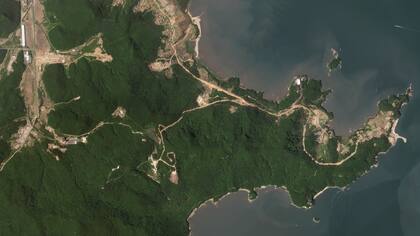 Imagen satelital de la estación de lanzamiento satelital Sohae, cerca de  Tongchang-ri, Corea del Norte. (Planet Labs PBC via AP)