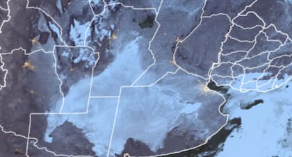 Imagen satelital del traslado de la niebla desde el AMBA al centro del país