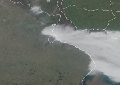 Imagen satelital tomada este mediodía de la niebla sobre la Ciudad y la provincia de Buenos Aires