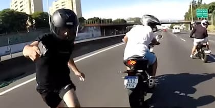 Imágenes capturadas por el casco de la víctima