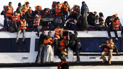 Imágenes de desesperación en el mar Egeo