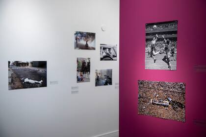 Imágenes de distintos formatos conviven en "Caminar por las veredas", en El Obrador Centro Creativo