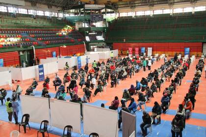 Imagenes del operativo de vacunación en las ciudades de Neuquén